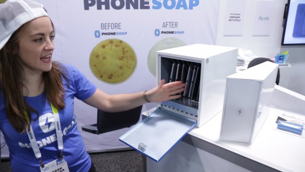 In den Tabletsoap Locker passen bis zu zehn normale iPads hinein, die ebenfalls von Bakterien befreit werden. (Bild: Martin Wolf/Golem.de)